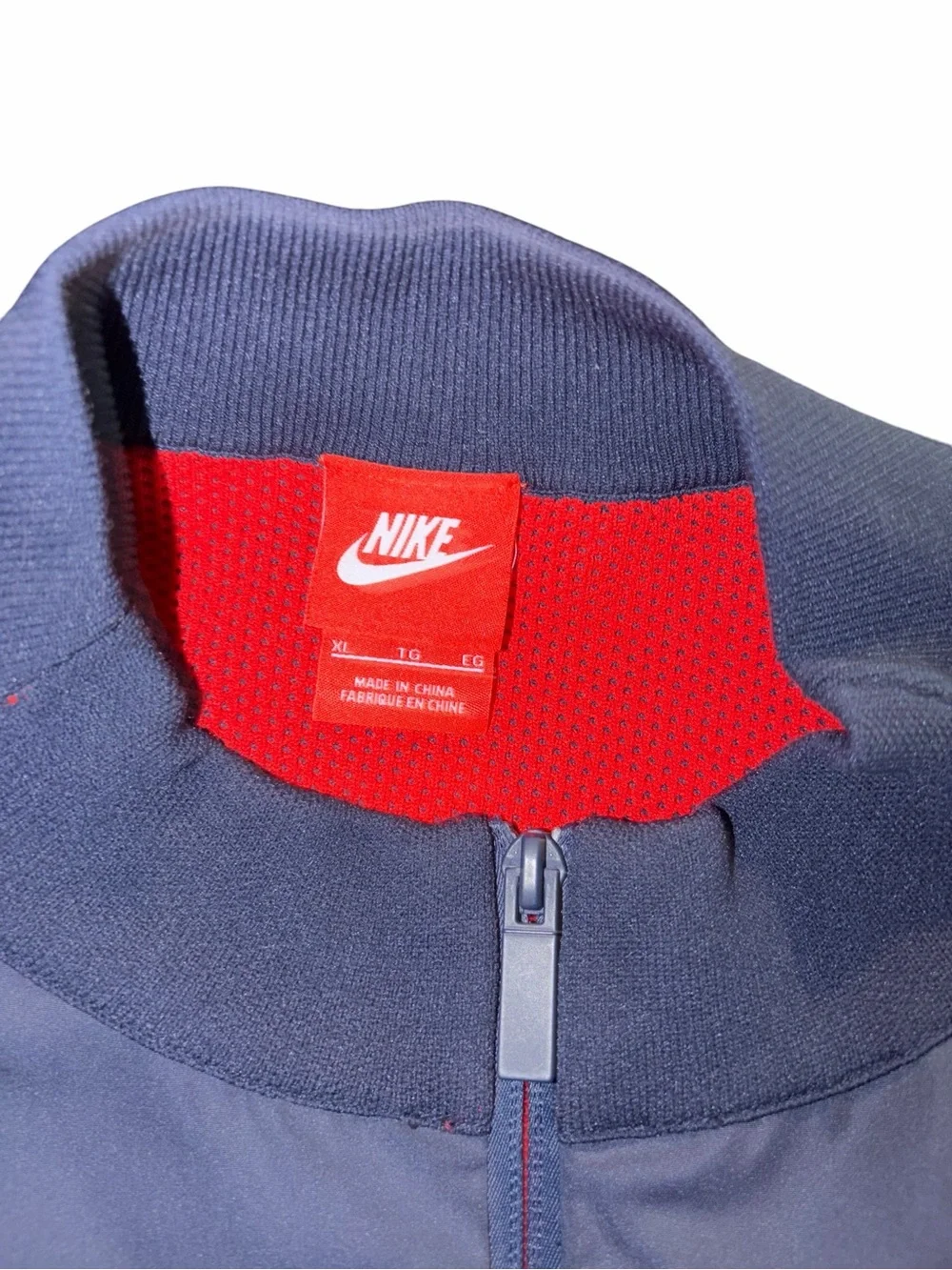 Nike dynamic reveal men’s XL blue jacket